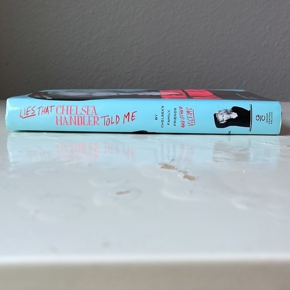 new Lies That Chelsea Handler Told Me book hardcover New No Flaws - Picture 7 of 7